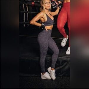 Buffbunny Confidential Leggings - size small - great used condition